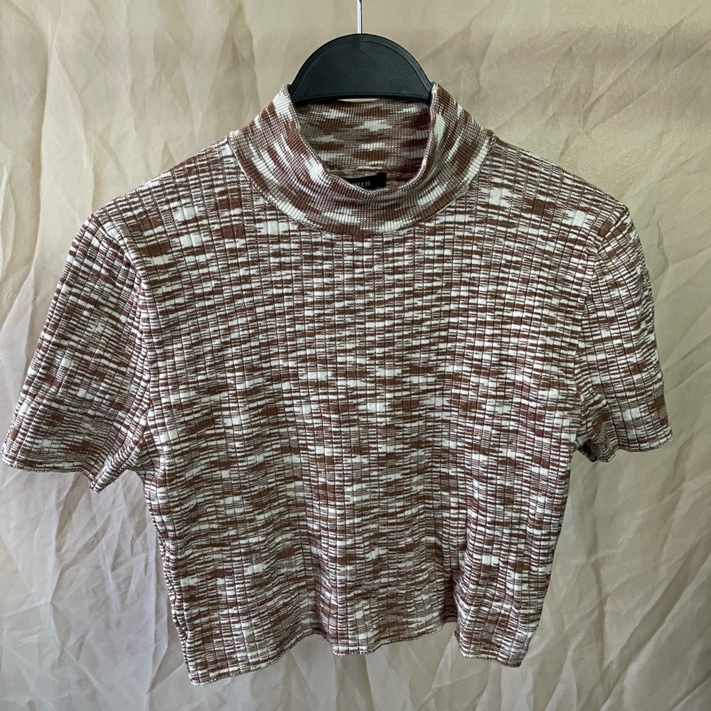 Mock neck Tee shirt crop